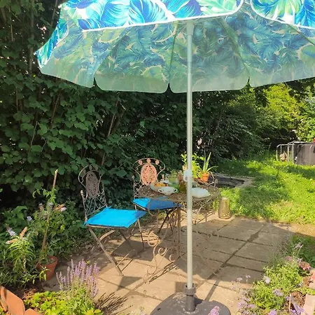 Modernes Am Park Mit Garten, Huehner & Enten Homestay Munich