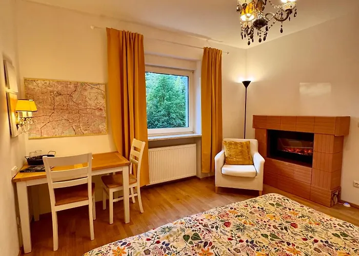 Homestay szállás Modernes Am Park Mit Garten, Huehner & Enten München