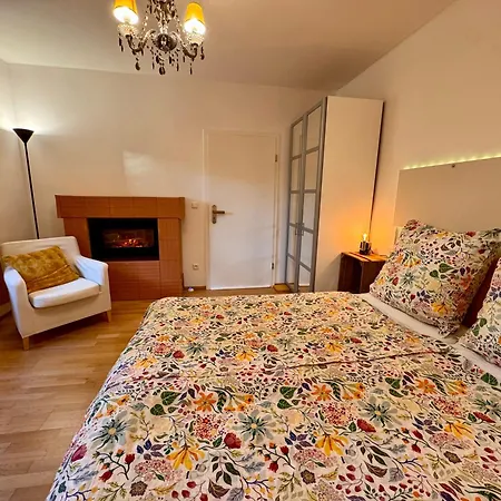 Artist's House Room, Free Parking, Garden Monachium