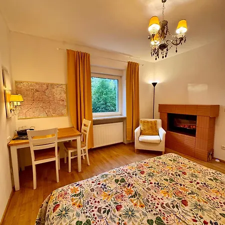 Homestay szállás Modernes Am Park Mit Garten, Huehner & Enten München